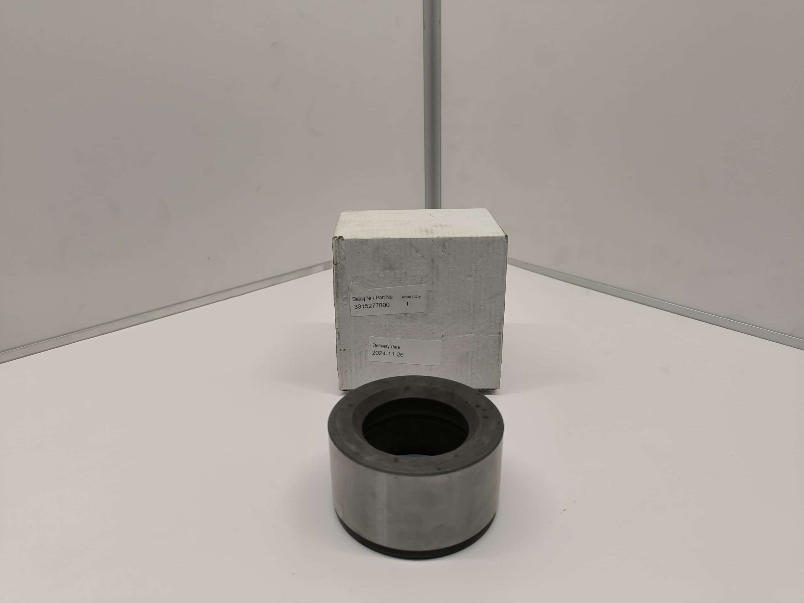 3315277800